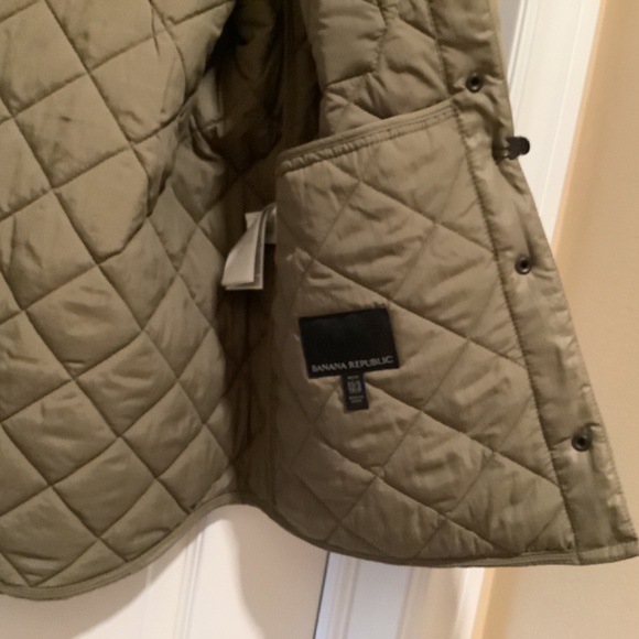Banana Republic (women’s) Oversized Quilted Jacket - size XS Petite olive Green - Picture 3 of 4